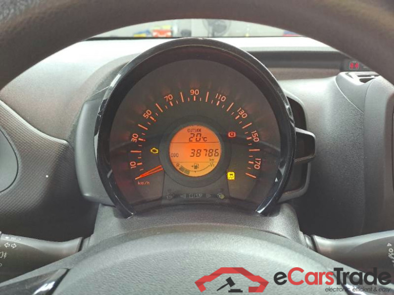 TOYOTA AYGO CONNECT / 2018 / 5P / BERLINA 1.0 VVT-I X-BUSINESS LIGHT #4