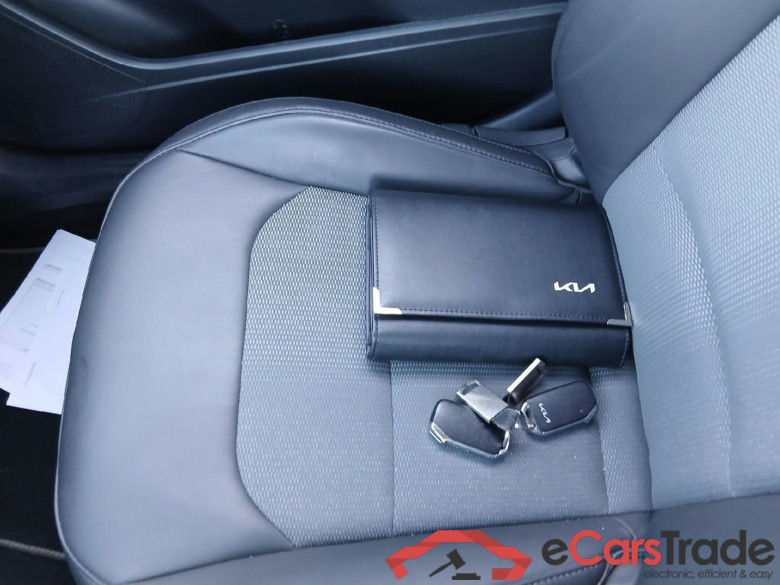 KIA Niro / 2022 / 5P / crossover 1.6 GDi PHEV 135kW (183CV) Drive #5