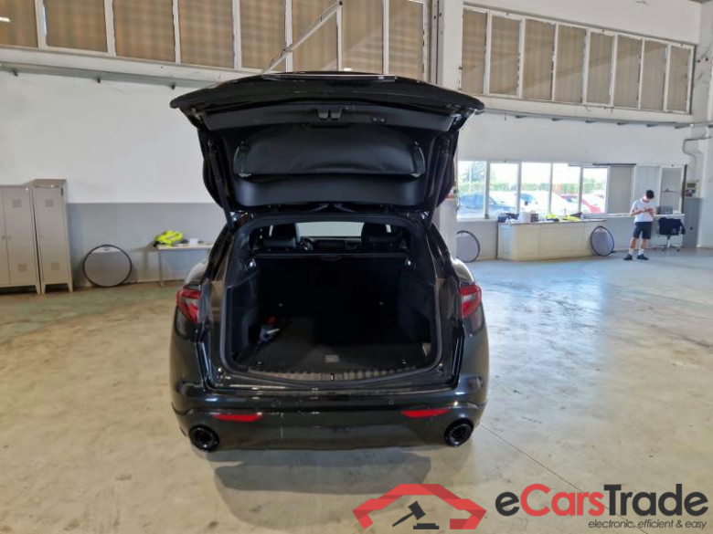 ALFA ROMEO STELVIO / 2017 / 5P / SUV 2.0 TURBO BENZINA 280CV VELOCE AT8 Q4 #5