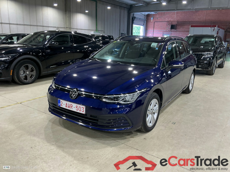 Volkswagen Golf 2.0 TDi Life LED Virtual Ambient ACC Navi KeylessGo Camera Klima PDC ... #1