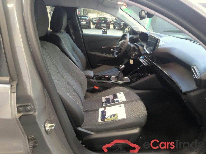 Peugeot 208 Allure 1.2 PureTech 100 S&S BVM6 #3