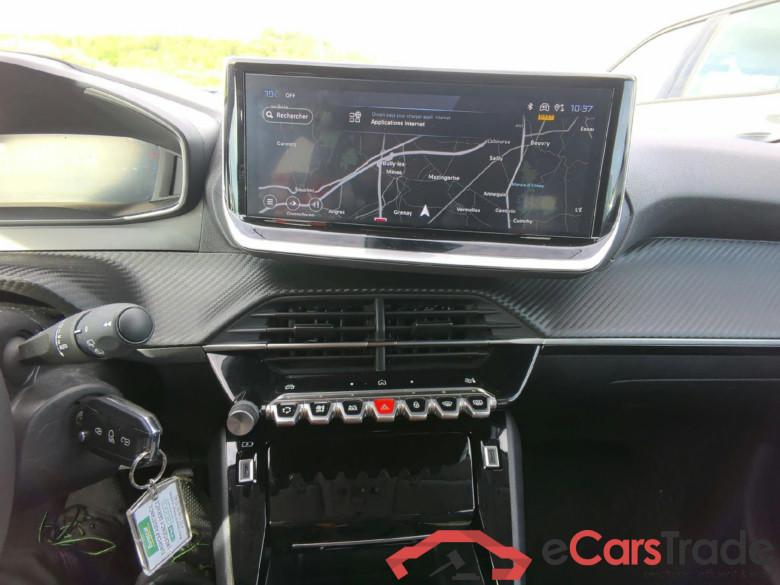Peugeot 208 Allure 1.2 PureTech 100 S&S BVM6 #5