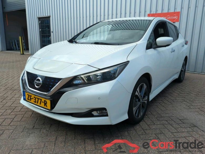 NISSAN LEAF N-Connecta 40 kWh