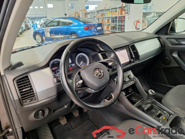 SKODA KODIAQ / 2021 / 5P / SUV 1.5 TSI ACT EXECUTIVE 7P #3