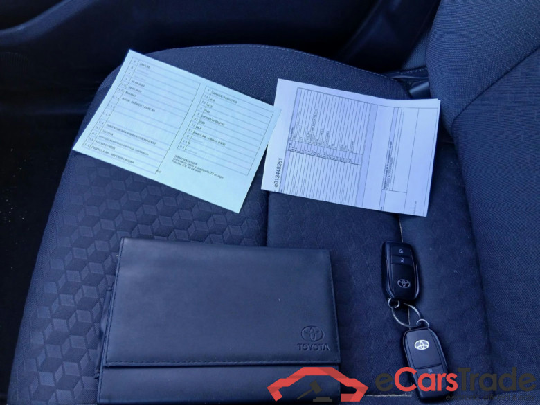 TOYOTA Yaris / 2020 / 5P / berlina con portón 1.5 120H Active Tech #5