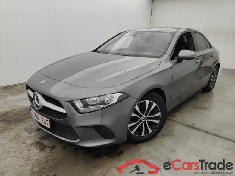 Mercedes-Benz A-Klasse Limousine A 180d Business Solution Essential Aut. 4d #1