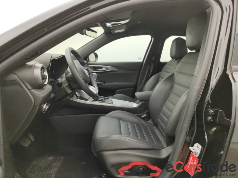 Alfa Romeo Tonale 1.5 130 MHEV Sprint FWD 5d #3