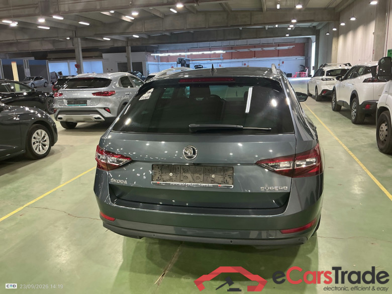 SKODA SUPERB COMBI DIESEL - 2015 2.0 CR TDi Ambition DSG #5