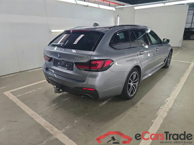 BMW 5 Reeks Touring 5 Reeks Touring 530e xDrive Auto (PHEV) 200kW/272pk  5D/P Auto-8 #4