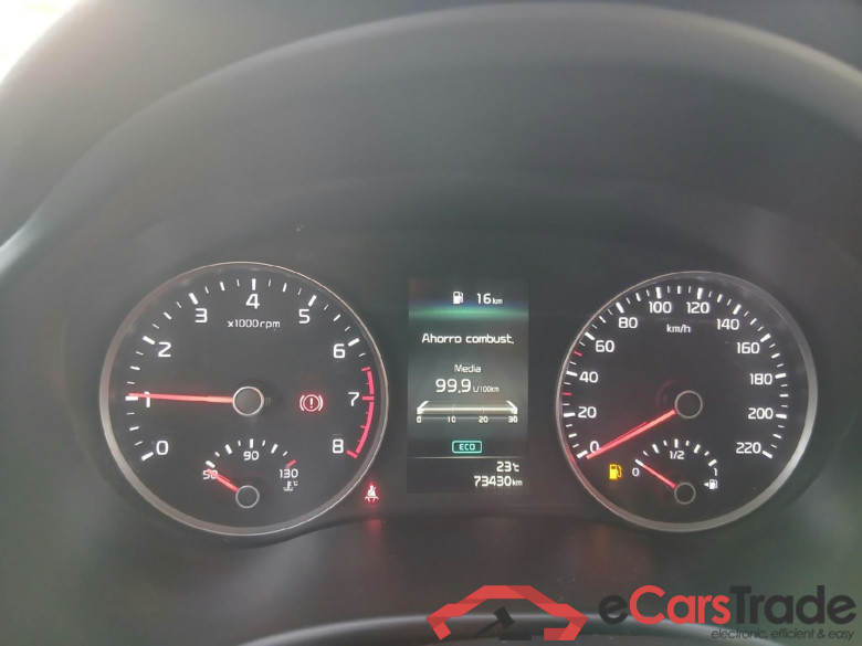 KIA Stonic / 2017 / 5P / todoterreno 1.0 T-GDi 74kW (100CV) MHEV MT Concept #4