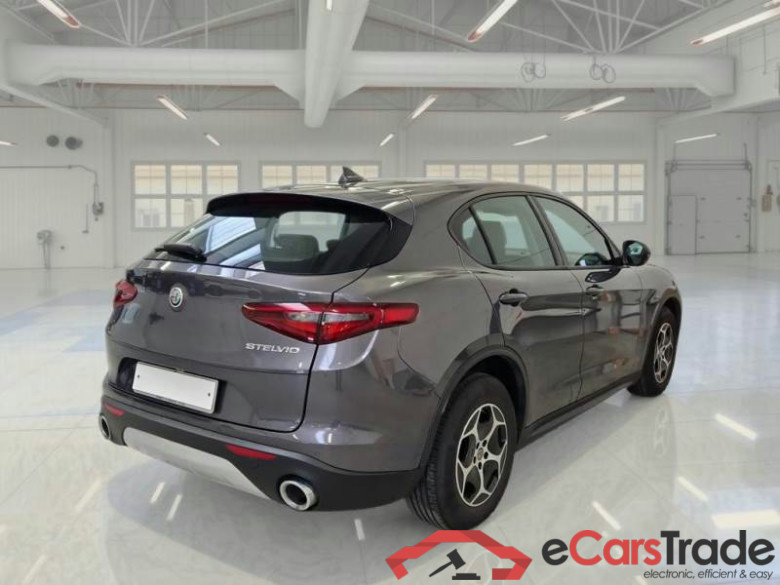 ALFA ROMEO STELVIO / 2017 / 5P / SUV 2.2 TURBO DIESEL 160CV BUSINESS AT8 RWD #2