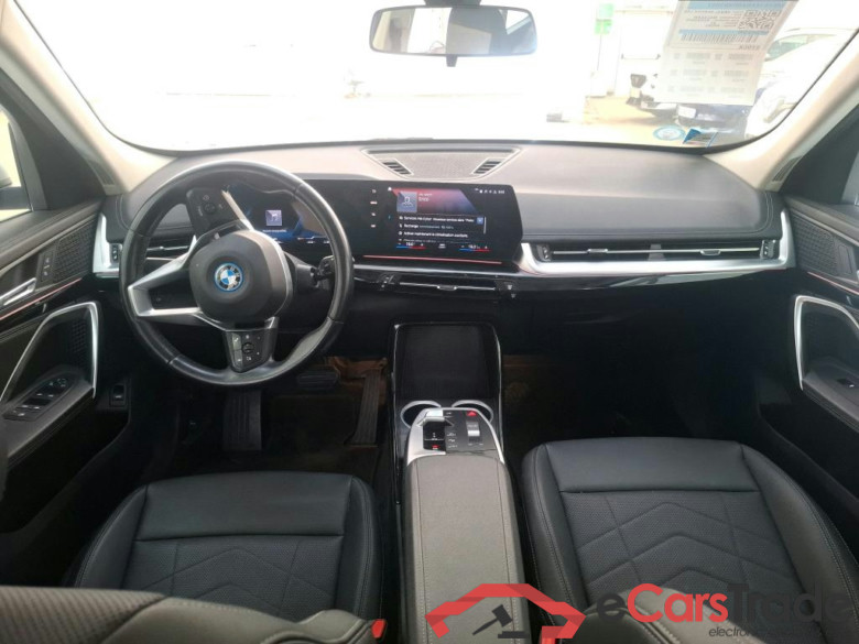 Série iX1 30 xDrive xLine 64kWh BVA #6