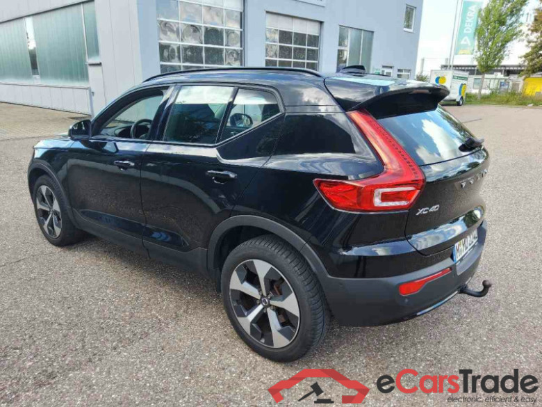 Volvo XC40 (2017->) DE - SUV5 B4 2WD EU6d, Plus Dark, (Facelift) 2022 - 2024 #4
