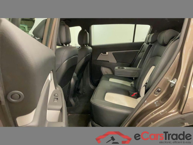 KIA Sportage 1.6i 2WD FIFA World Cup Edition #5