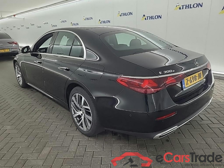MERCEDES-BENZ E-Klasse Limousine E 300 e Luxury Line 4D 230kW #4