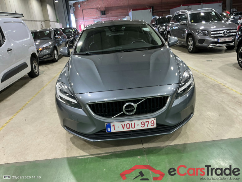 VOLVO V40 - 2016 1.5 T2 Black Edition Gear.GPF(EU6d-TEMP) STOCK #2