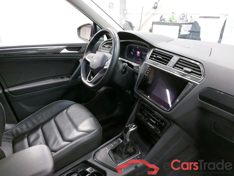 VOLKSWAGEN - VW  TIGUAN 1.4 e-Hybrid 245PK DSG Elegance With Vienna Leather & Winter & Digital Pro & Head Up & Travel Assist & Park Assistance Pack &  Towing Hook  * HYBRID * #3