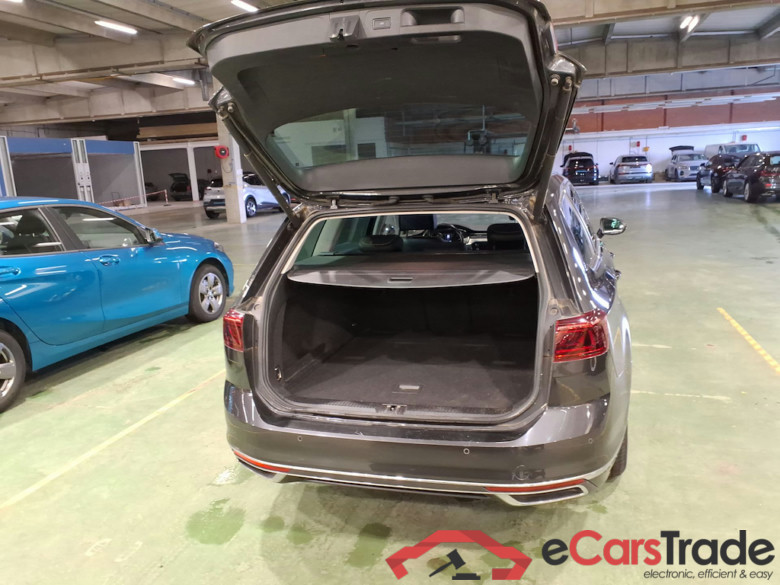 VOLKSWAGEN PASSAT VARIANT 2.0 TDI 90KW MSQ VARIANT ELEGANCE BUSINE #3