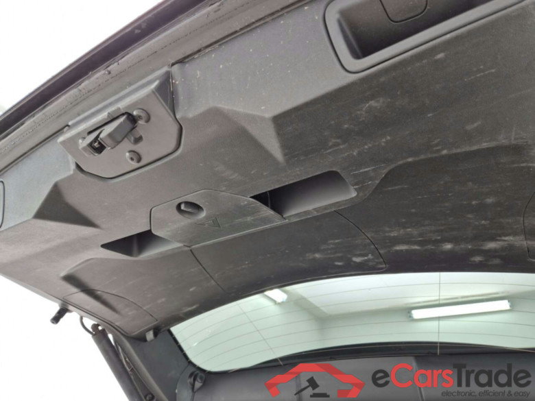 PEUGEOT 3008 1.6 HYBRID ALLURE EAT8 #4