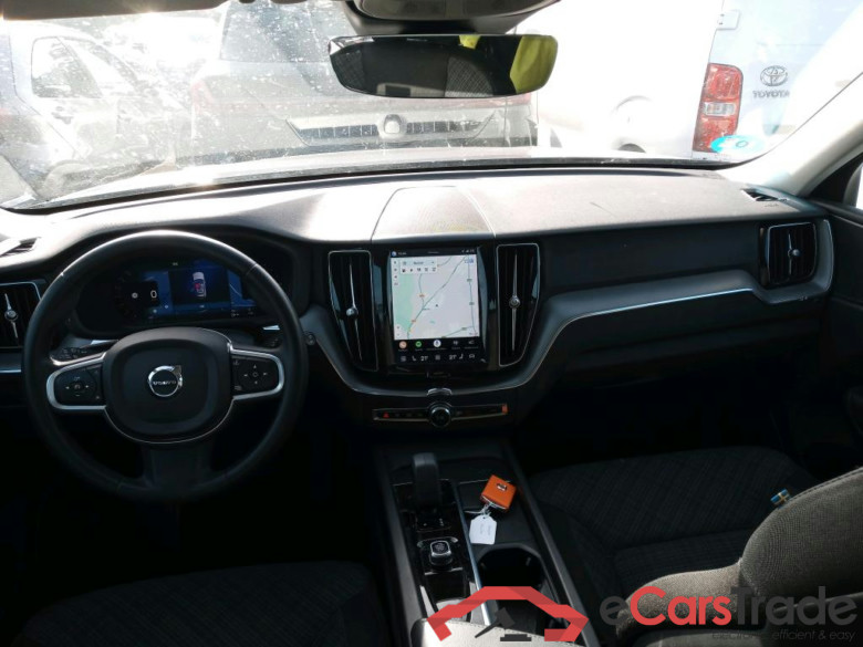 VOLVO XC60 / 2017 / 5P / todoterreno 2.0 T6 AWD Recharge Inscription Exp Auto #3