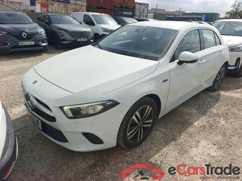 MERCEDES-BENZ Clase A / 2018 / 5P / berlina con portón A 250 e #1