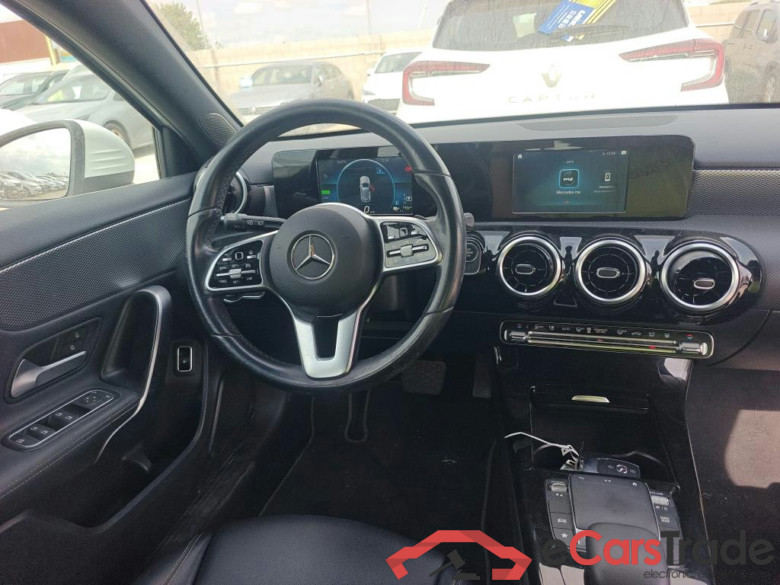 MERCEDES-BENZ Clase A / 2018 / 5P / berlina con portón A 250 e #3