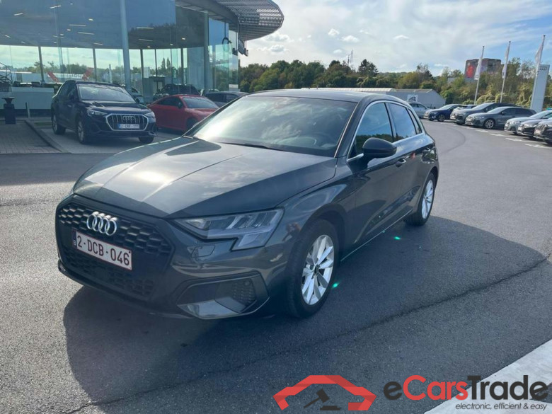 AUDI A3 Sportback 30 TFSI Attraction #1
