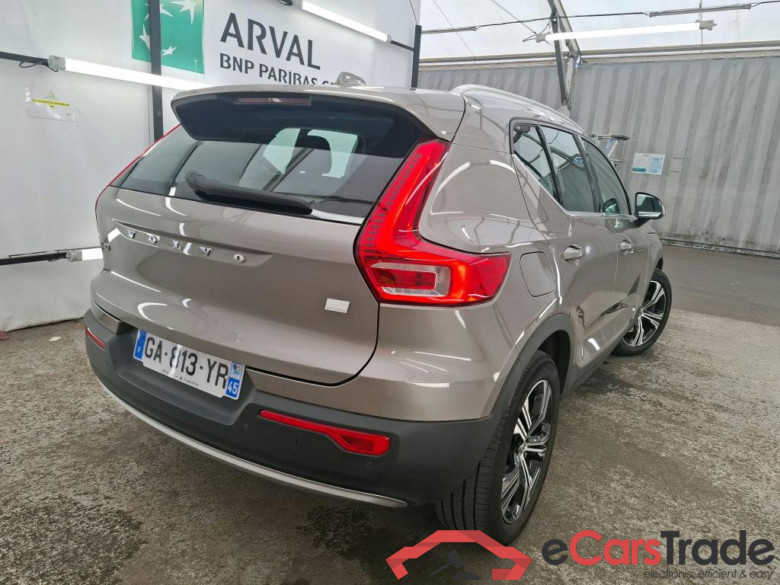 VOLVO XC40 / 2017 / 5P / SUV Recharge T4 211 DCT7 Inscription Busi #4