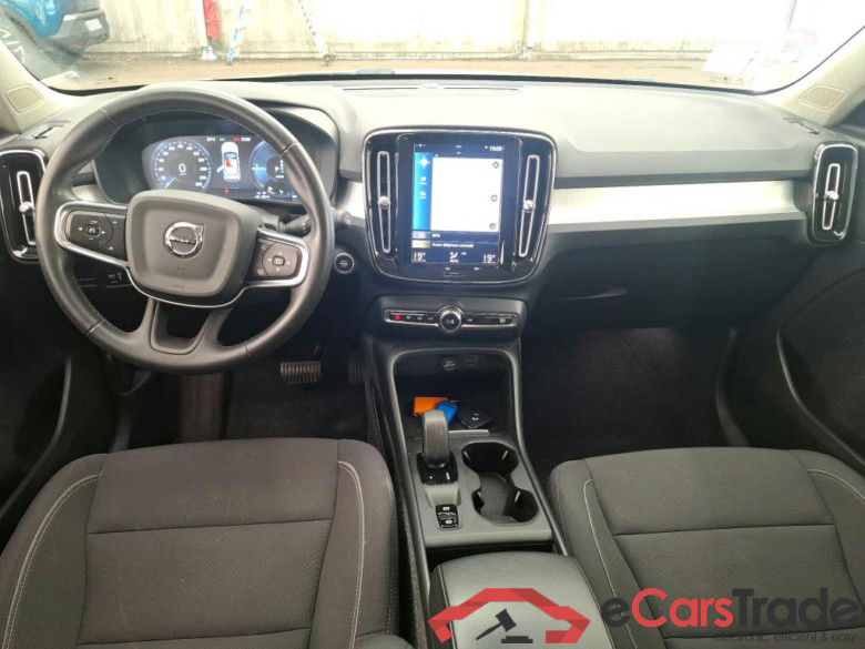 VOLVO XC40 / 2017 / 5P / SUV Recharge T4 211 DCT7 Inscription Busi #6