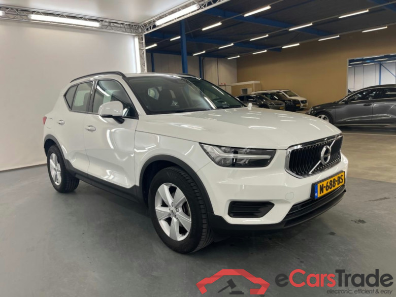 VOLVO XC40 1.5 T2 Momentum Core #2