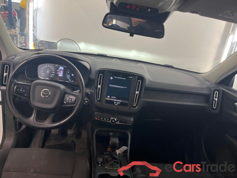 VOLVO XC40 1.5 T2 Momentum Core #6
