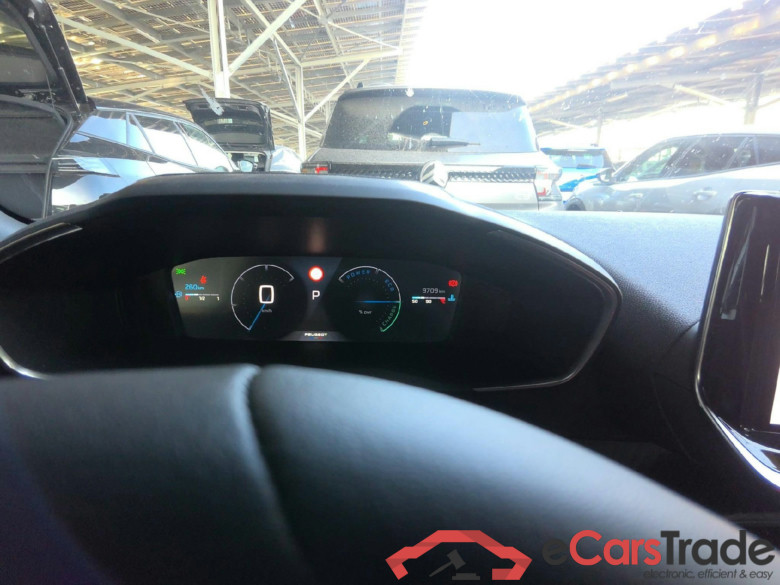 Peugeot 2008 Allure Hybrid 145 ch e-DCS6 #4