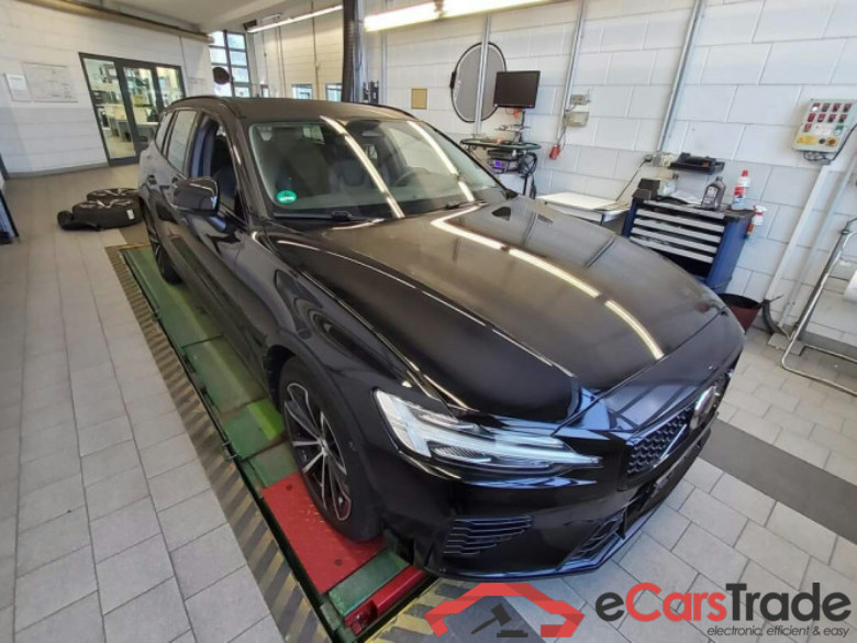 Volvo V60 Kombi (2018->) DE - Kb5 T6 Twin Engine AWD PHEV EU6d, Plus Dark, 2021 - 2024 #2