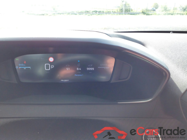 PEUGEOT 208  PEUGEOT 208  Allure Hybrid 110 ch e-DCS6 + pack access #6