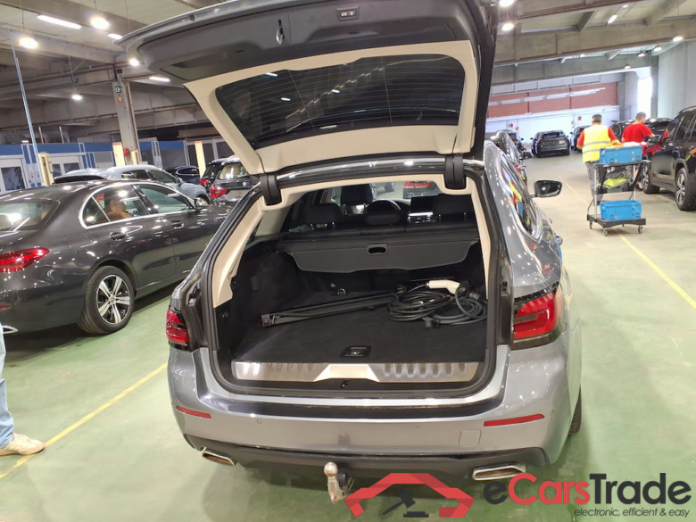 BMW 5 SERIES TOURING 2.0 520E TOURING AUTO #3