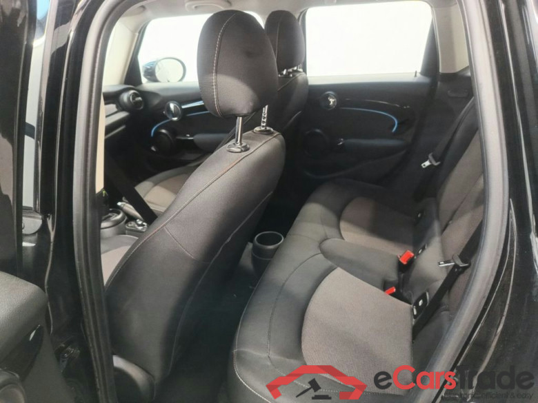 Mini 5 door Cooper (100 kW) 5d #3