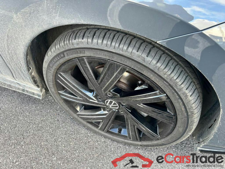 VOLKSWAGEN Golf VIII 1.5 eTSI R-Line OPF DSG (EU6AP) #2