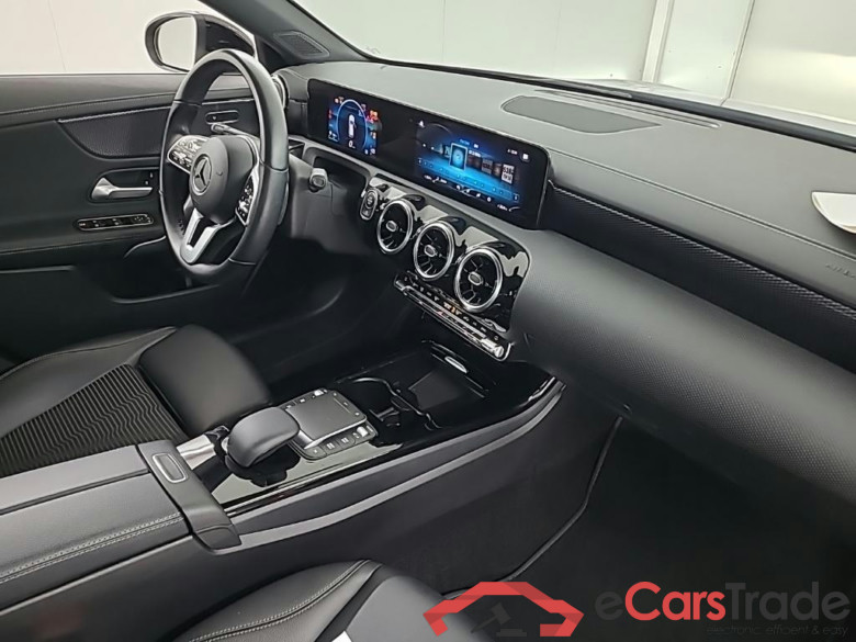 MERCEDES-BENZ CLA Shooting Brake CLA 200 DCT Luxury Line 5D 120kW #6
