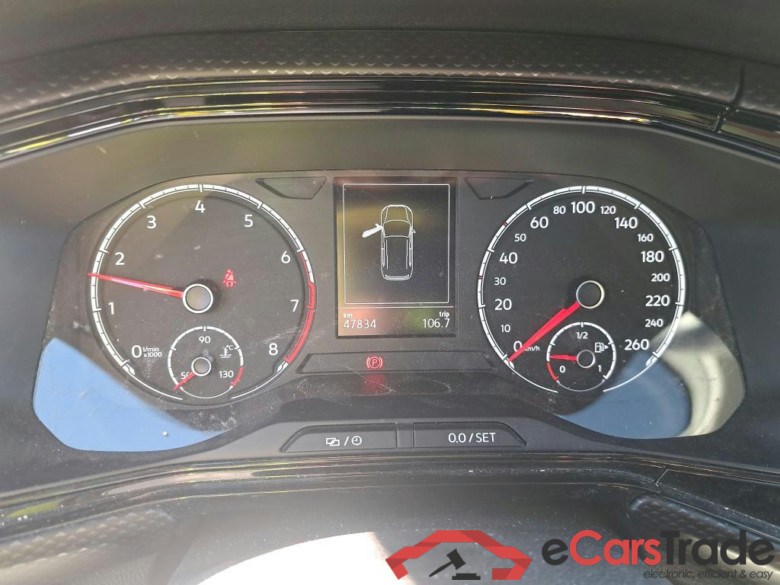 VOLKSWAGEN T-Cross / 2018 / 5P / todoterreno Advance 1.0 TSI 85kW (115CV) DSG (AC) #4