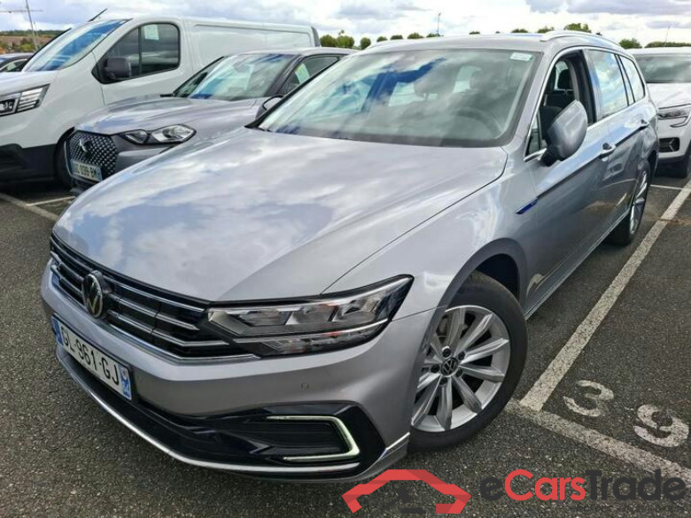 Volkswagen Passat 1.4 e-Hybrid Plug-In GTE Aut. LED ACC Navi Sport-Seats KeylessGo Camera Klima PDC ... #1