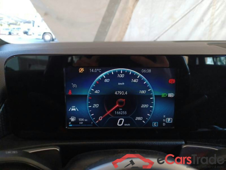 MERCEDES-BENZ GLB / 2019 / 5P / SUV GLB 200 D AUTOMATIC 4MATIC SPORT PLUS #4