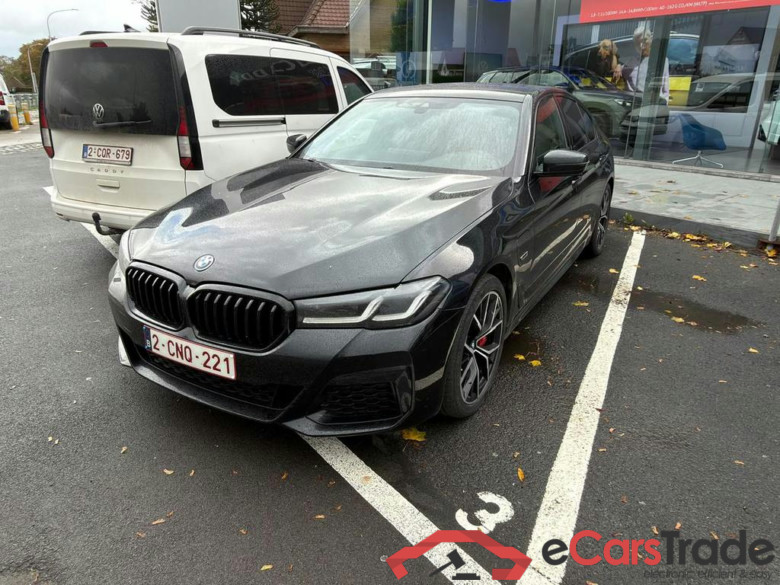BMW 5 PHEV (G30 LCI) 520eAS #1