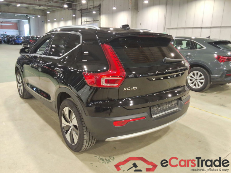 VOLVO XC40 1.5 T4 PHEV CORE DCT #2
