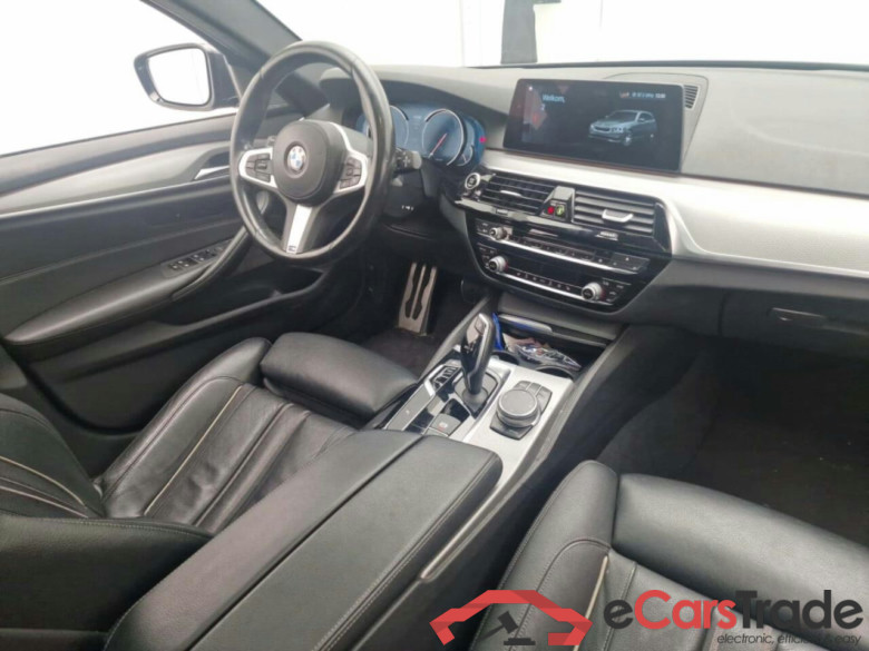 BMW 5-serie Touring 530i High Executive #3