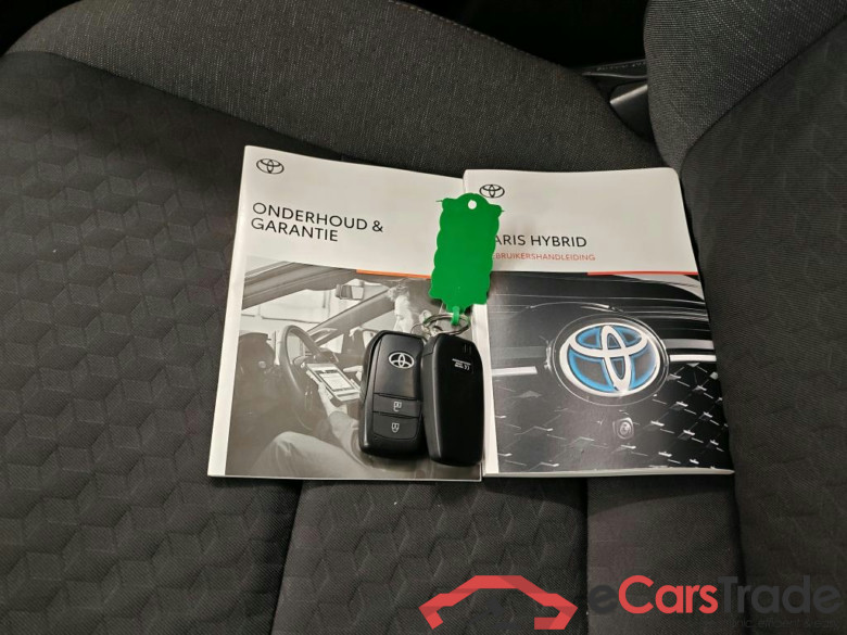 Toyota Yaris 1.5 Hybrid Business Plus Automaat 5d #4