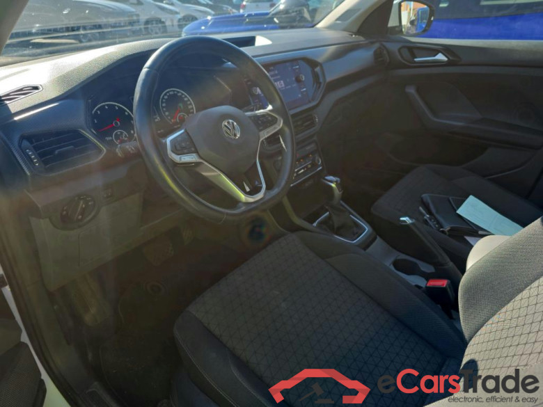 VOLKSWAGEN T-Cross / 2018 / 5P / todoterreno Advance 1.0 TSI 85kW (115CV) DSG (AC) #3