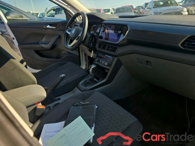 VOLKSWAGEN T-Cross / 2018 / 5P / todoterreno Advance 1.0 TSI 85kW (115CV) DSG (AC) #6