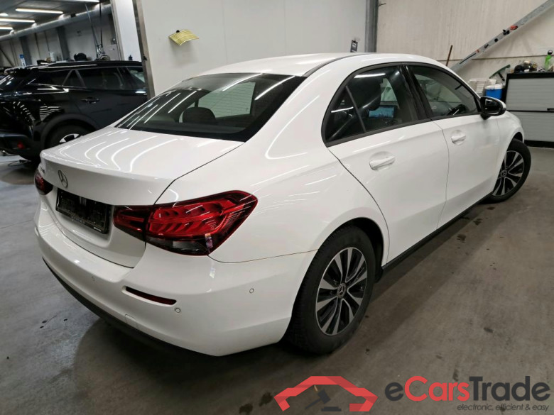 MERCEDES - MER A BERLINE 180 136PK DCT Essential Line & Pack Essential Plus * PETROL * #2
