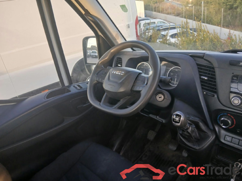 IVECO Daily / 2019 / 2P / chasis cabina 35C 16H 3.0 3750 #3
