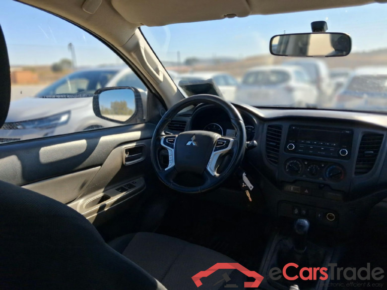 MITSUBISHI L200 VU 4p 4G pickup D/C 250 DI-D M-Pro #3